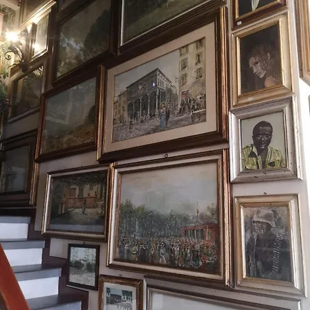 La Casa Dei Quadri Di * Lucques